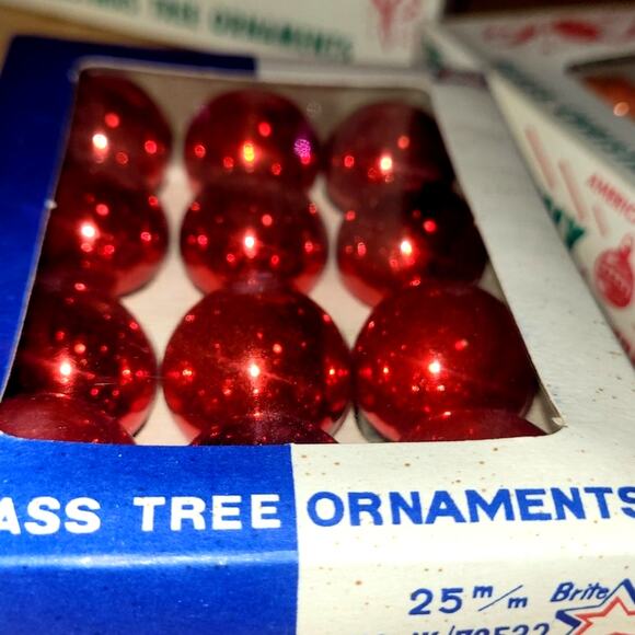 12 Vintage Mini American Made Shiny Brite Glass Red Christmas Ornaments - Picture 2 of 6